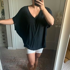 Ava & Viv flowy black top